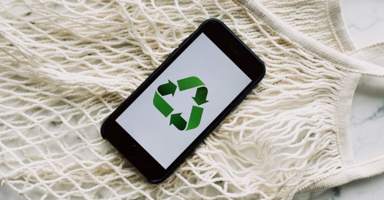 découvrez des habitudes écoresponsables simples et efficaces pour réduire votre impact environnemental au quotidien et vivre de manière plus durable.