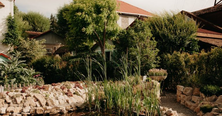 découvrez le jardinage écologique : des pratiques respectueuses de l'environnement pour cultiver un jardin naturel, sain et durable.
