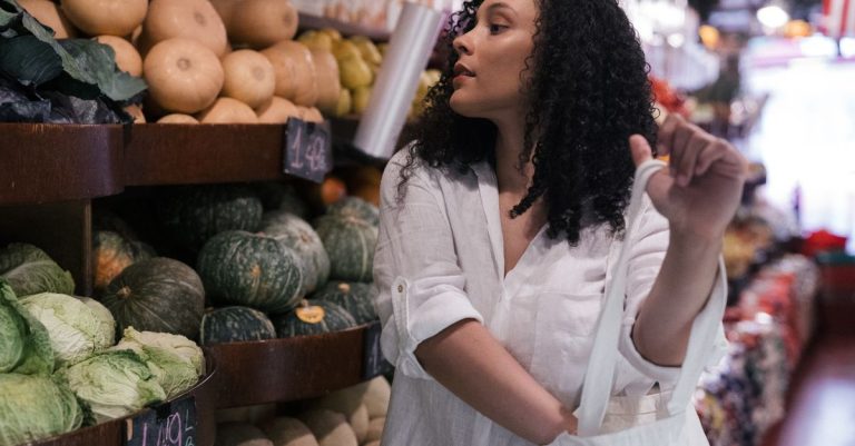 découvrez nos astuces pour faire vos courses zéro déchet, réduire les emballages et adopter un mode de vie écologique au quotidien.