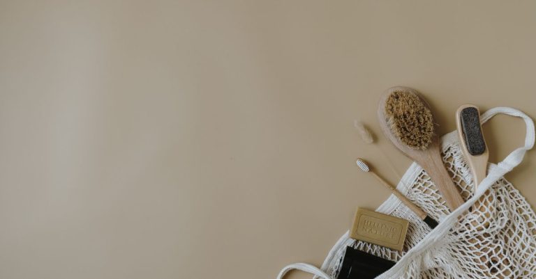 découvrez des solutions efficaces pour réduire les déchets liés à l'hygiène et adopter des pratiques durables pour un environnement plus propre et sain.